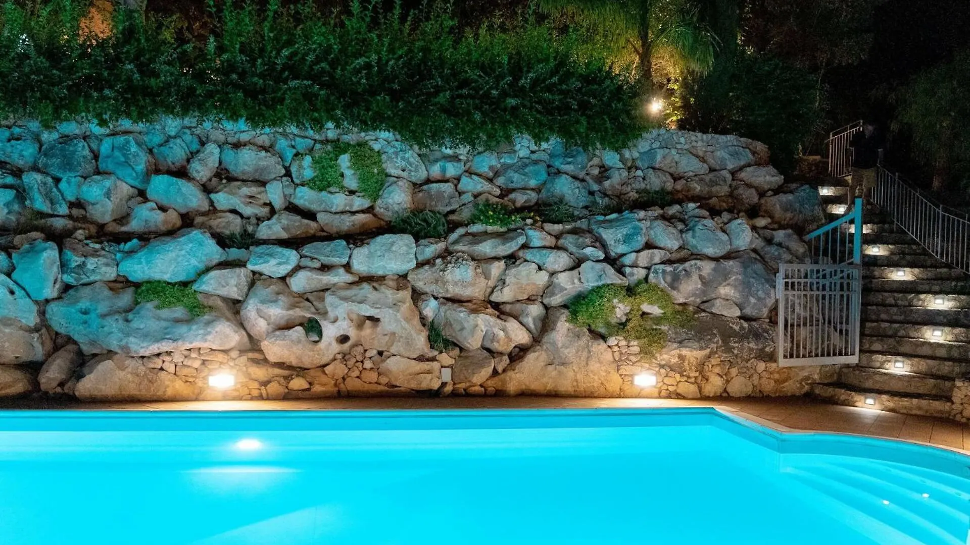 Villa Petra By Posarellivillas سكوبيلو